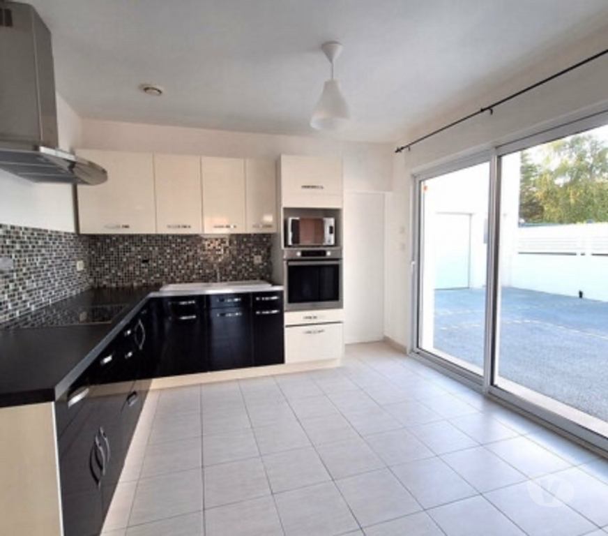 Location maison Vendée Les Sables d'Olonne - 85100 - Photos Vivastreet MAISON T4 AVEC JARDIN ET GARAGE.