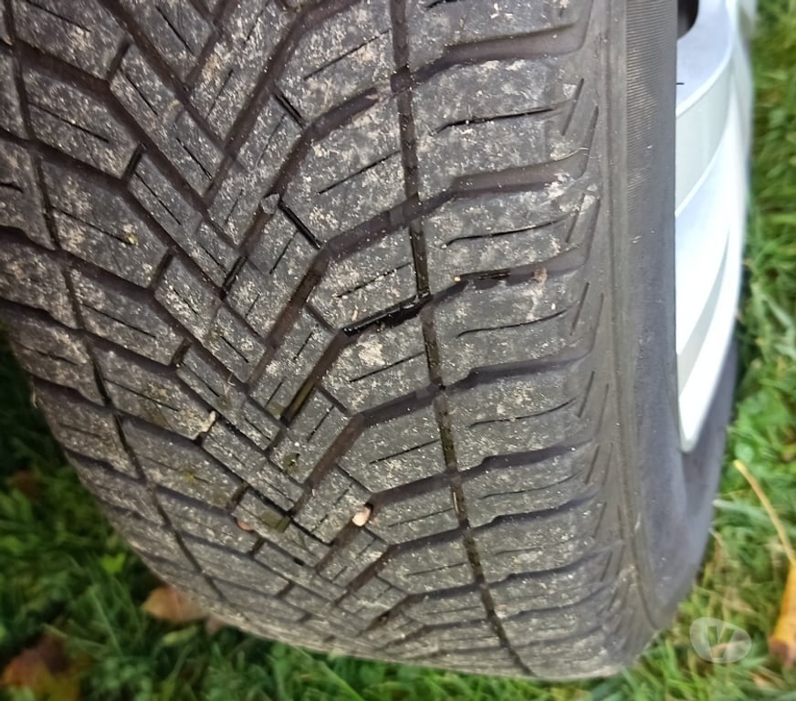 Voiture d'occasion Vienne Marcay - 86370 - Photos Vivastreet PEUGEOT 1007 TRENDY