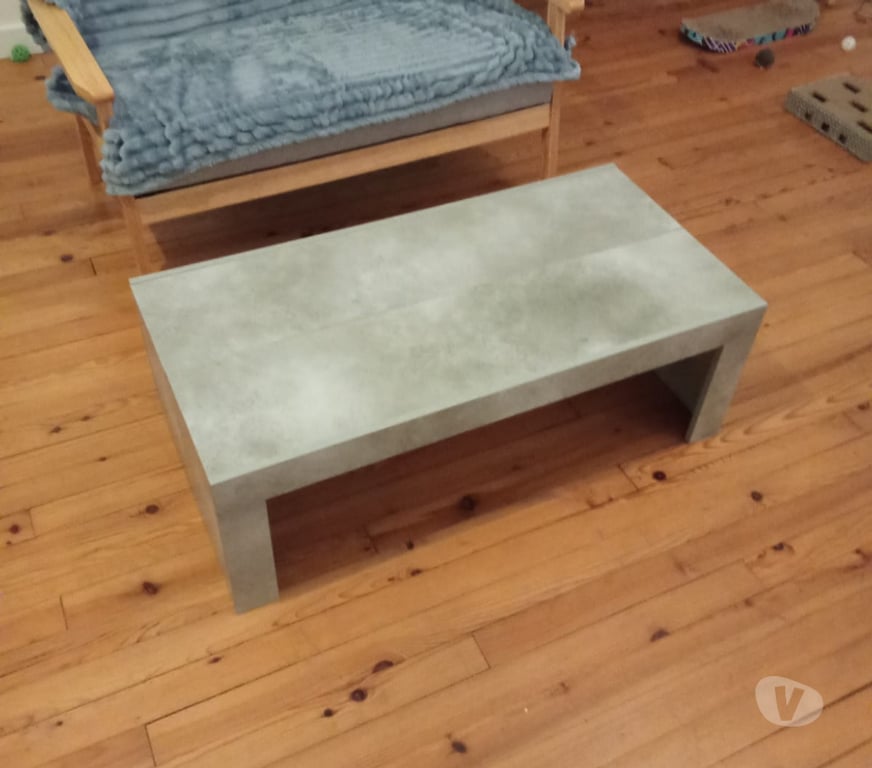 Ameublement & art de la table Corrèze Bort les Orgues - 19110 - Photos Vivastreet Superbe petite table de salon grise solide neuve