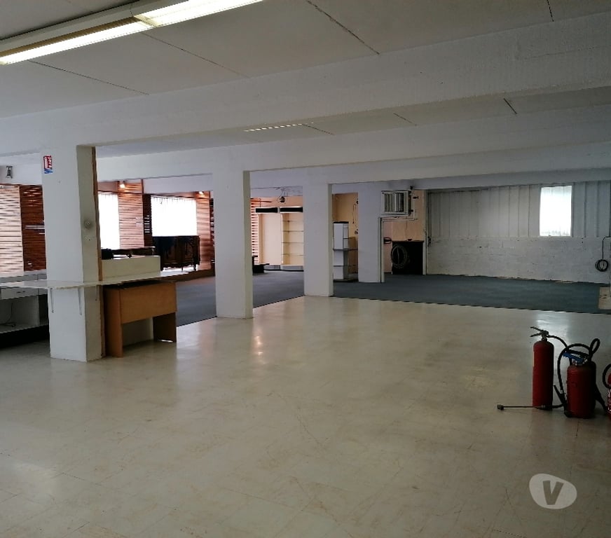 Parkings - Garages Finistère Chateauneuf du Faou - 29520 - Photos Vivastreet Garde meubles- Espace de stockage – 700 m²