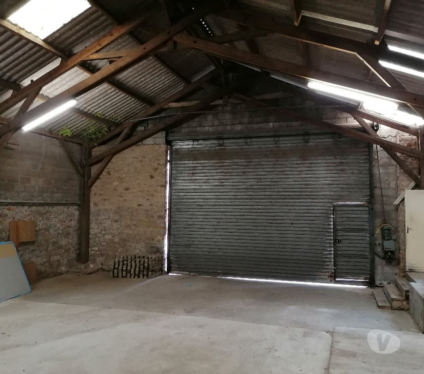 Parkings - Garages Finistère Chateauneuf du Faou - 29520 - Photos Vivastreet Garde meubles- Espace de stockage – 700 m²