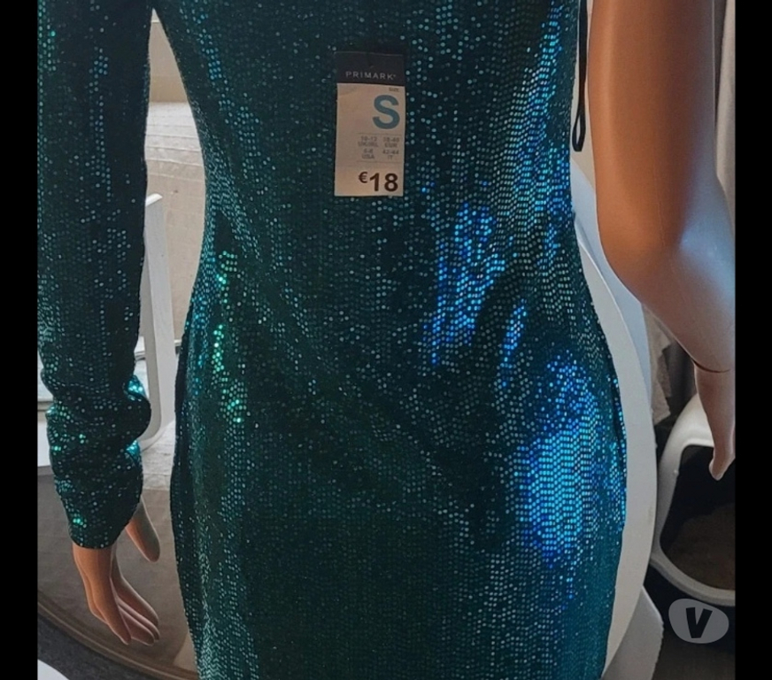 Vêtements occasion Nord Croix - 59170 - Photos Vivastreet Robe femme de soirée