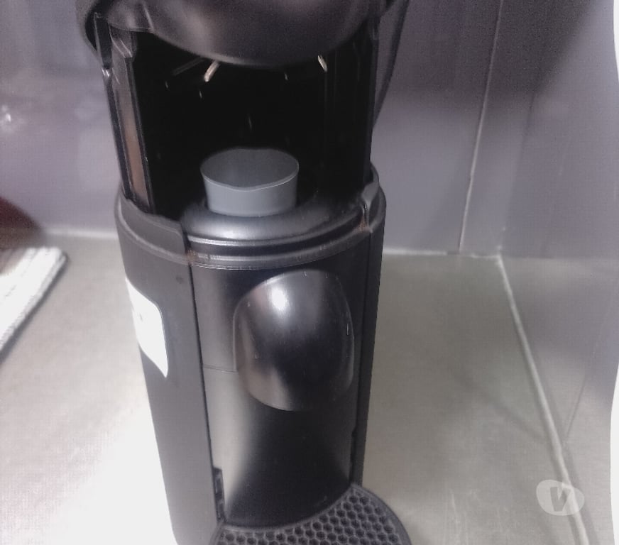 Electroménager occasion Bouches-du-Rhône Aix en Provence - Photos Vivastreet Cafetière Nespresso vertuo garantie....