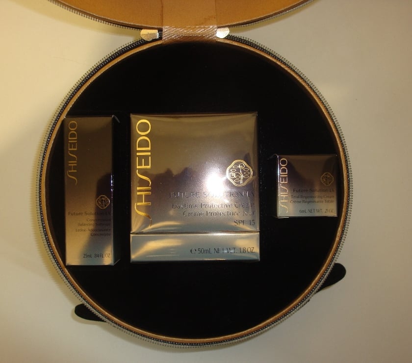 Beauté - Santé Hauts-de-Seine Issy les Moulineaux - 92130 - Photos Vivastreet Coffret soin visage femme SHISEIDO Future Solution LX