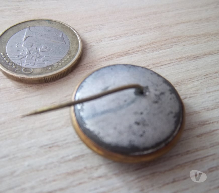 Collection Manche Valognes - 50700 - Photos Vivastreet Insigne épinglette en soie maréchal Joffre-1914 commandant