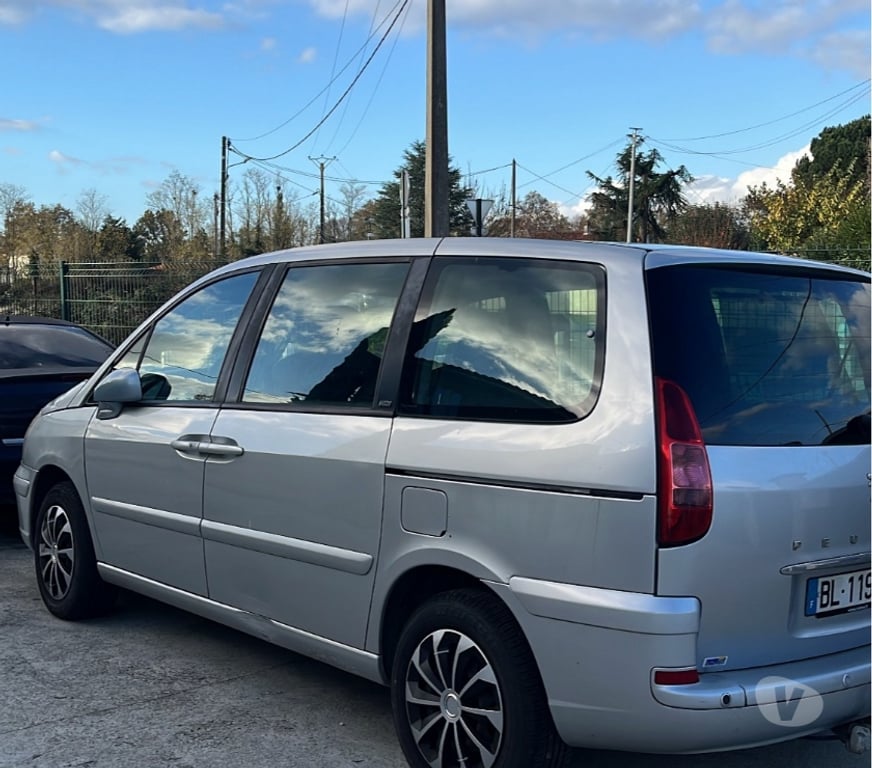 Voiture d'occasion Gironde Bassens - 33530 - Photos Vivastreet 807 2006 2.2hdi