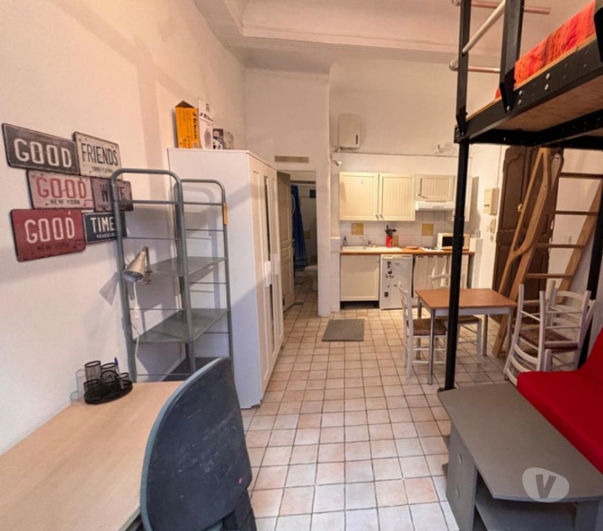 Appartement meublé Bouches-du-Rhône Aix en Provence - Photos Vivastreet Studio 22m² avec mezzanine - Centre Aix - Meublé