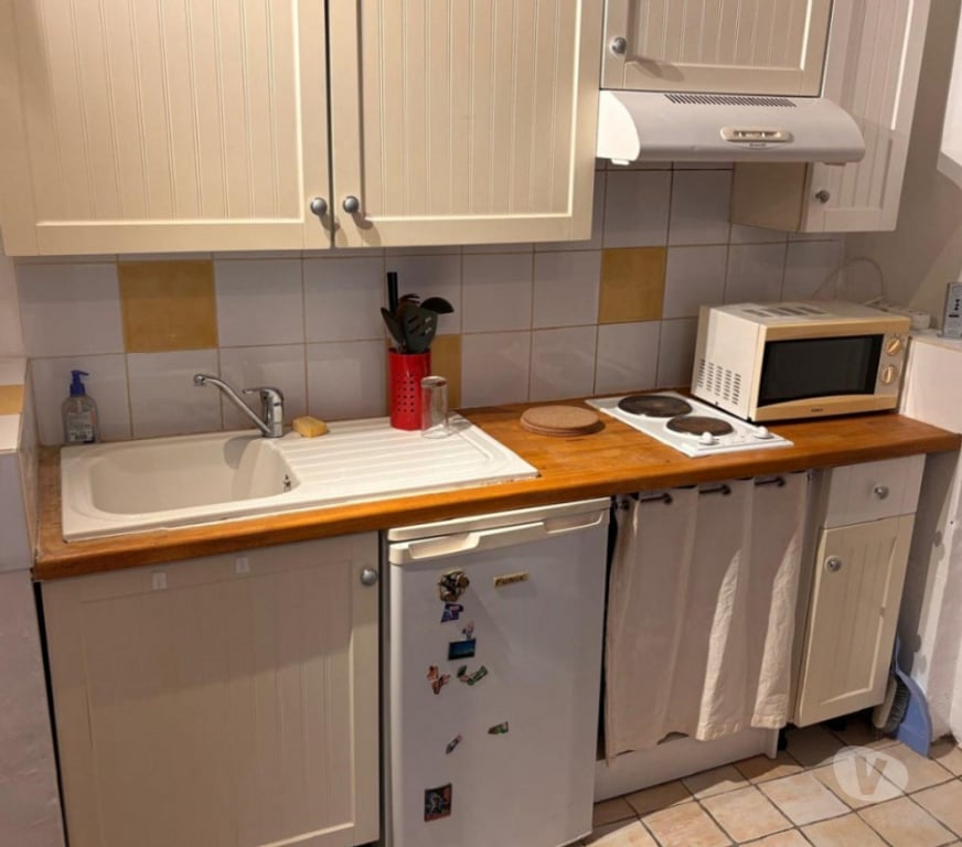 Appartement meublé Bouches-du-Rhône Aix en Provence - Photos Vivastreet Studio 22m² avec mezzanine - Centre Aix - Meublé