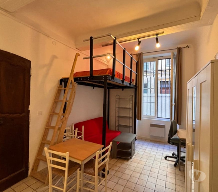 Appartement meublé Bouches-du-Rhône Aix en Provence - Photos Vivastreet Studio 22m² avec mezzanine - Centre Aix - Meublé