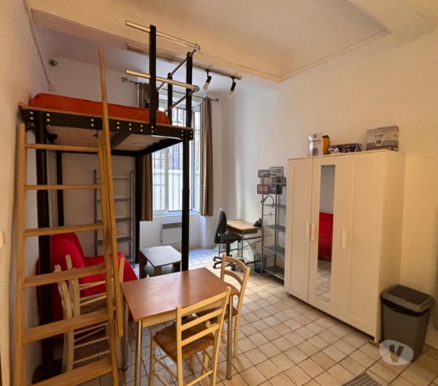 Appartement meublé Bouches-du-Rhône Aix en Provence - Photos Vivastreet Studio 22m² avec mezzanine - Centre Aix - Meublé
