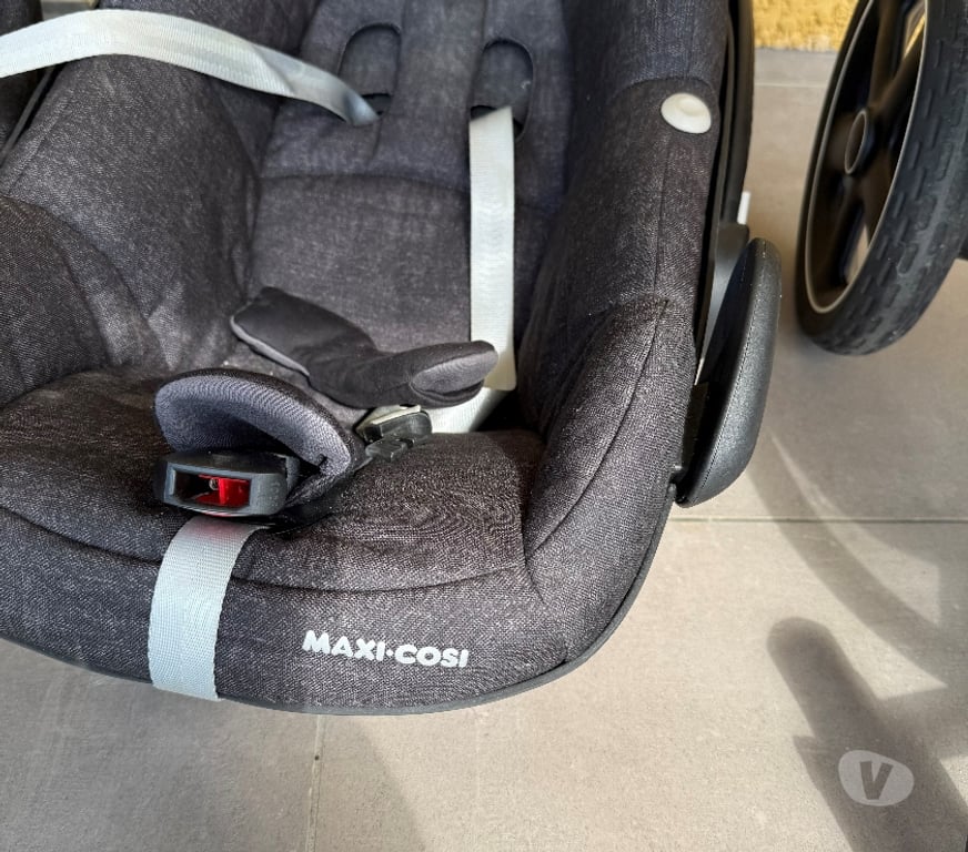 Equipements bébés Ain Reyrieux - 01600 - Photos Vivastreet Poussette enfant et accessoires MAXI-COSI