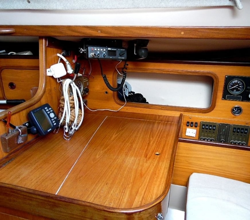 Voilier occasion Morbihan Vannes - 56000 - Photos Vivastreet FIRST 325 PTE - 1984