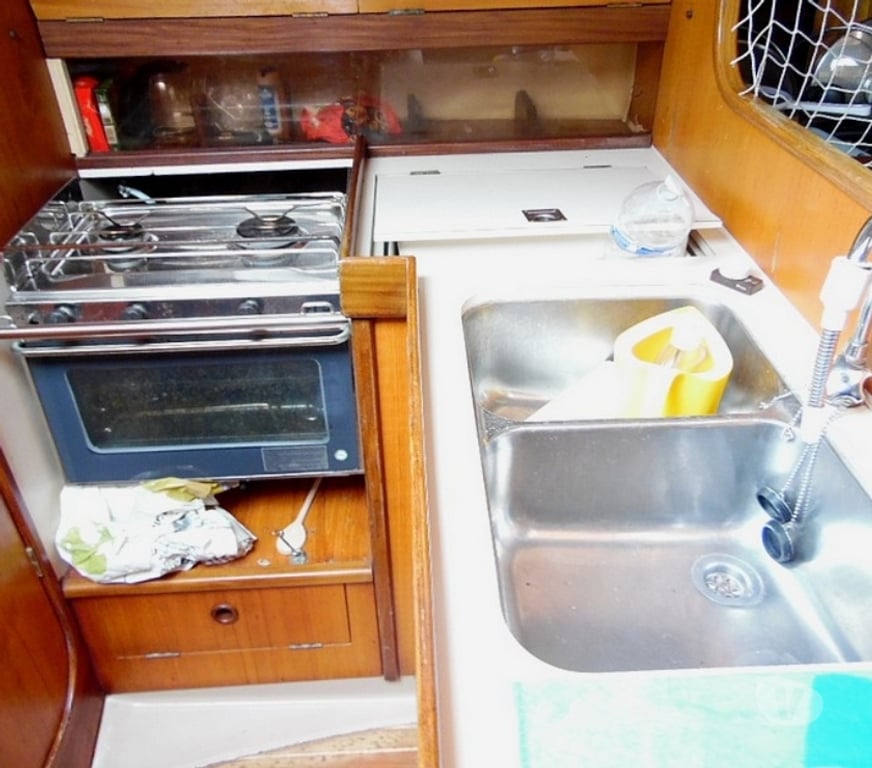 Voilier occasion Morbihan Vannes - 56000 - Photos Vivastreet FIRST 325 PTE - 1984