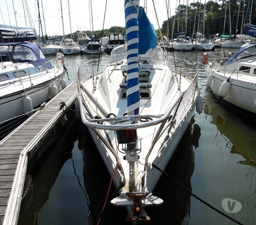 Voilier occasion Morbihan Vannes - 56000 - Photos Vivastreet FIRST 325 PTE - 1984