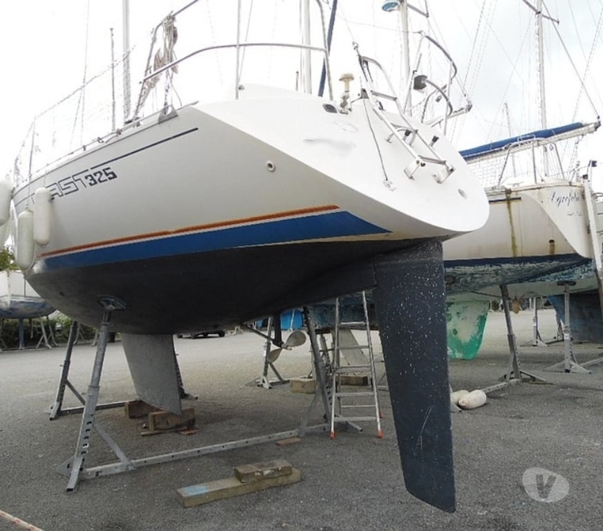 Voilier occasion Morbihan Vannes - 56000 - Photos Vivastreet FIRST 325 PTE - 1984