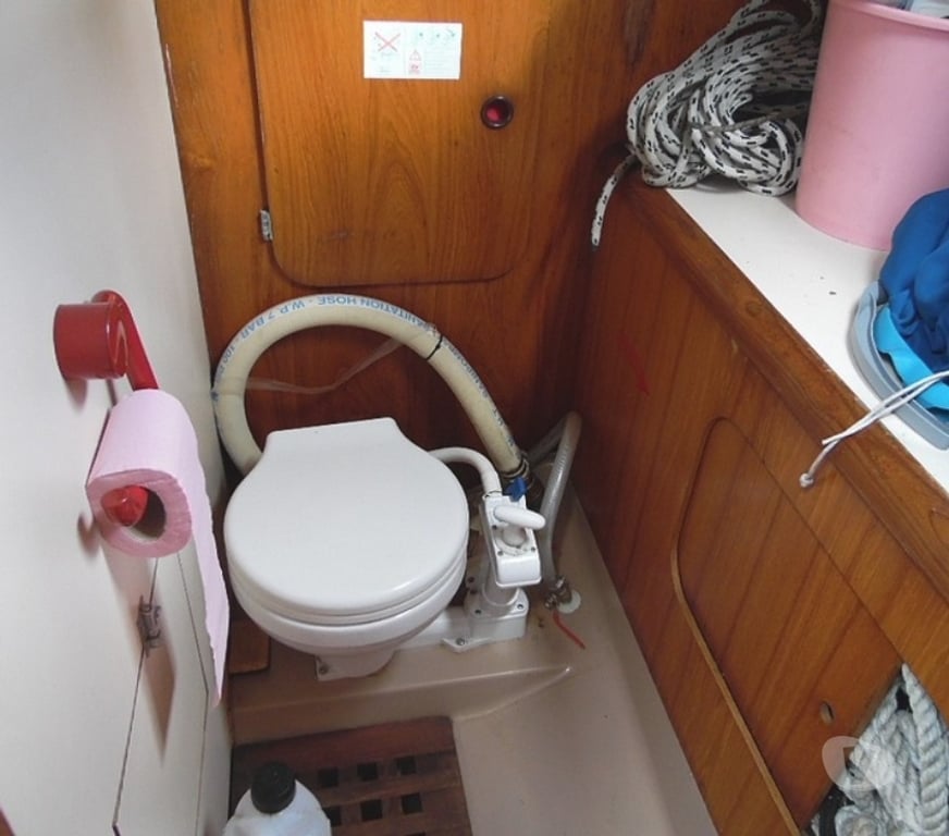 Voilier occasion Morbihan Vannes - 56000 - Photos Vivastreet FIRST 325 PTE - 1984