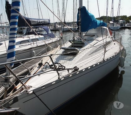 Voilier d'occasion Vannes Morbihan - Photos Vivastreet FIRST 325 PTE - 1984