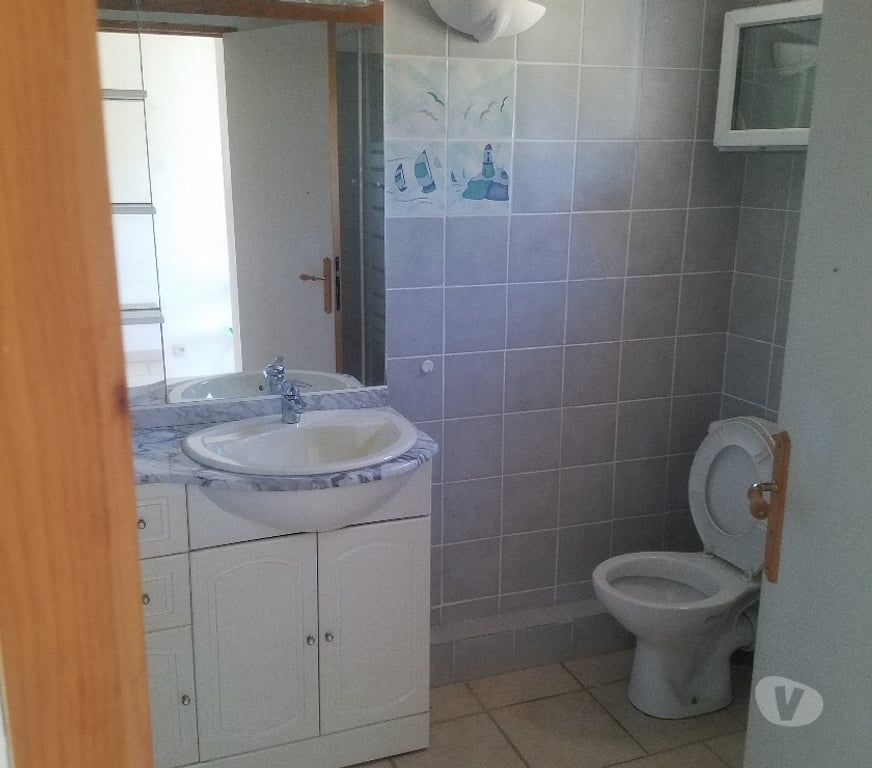 Appartement meublé Bouches-du-Rhône La Fare les Oliviers - 13580 - Photos Vivastreet T 1 MEUBLE EQUIPE LA FARE LES OLIVIVERS.