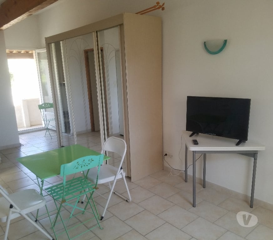 Appartement meublé Bouches-du-Rhône La Fare les Oliviers - 13580 - Photos Vivastreet T 1 MEUBLE EQUIPE LA FARE LES OLIVIVERS.