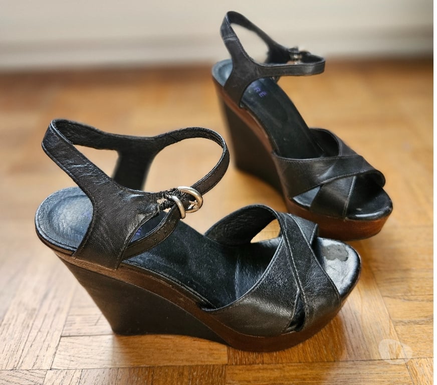 Chaussures Hauts-de-Seine Levallois Perret - 92300 - Photos Vivastreet Sandale à talon plateforme