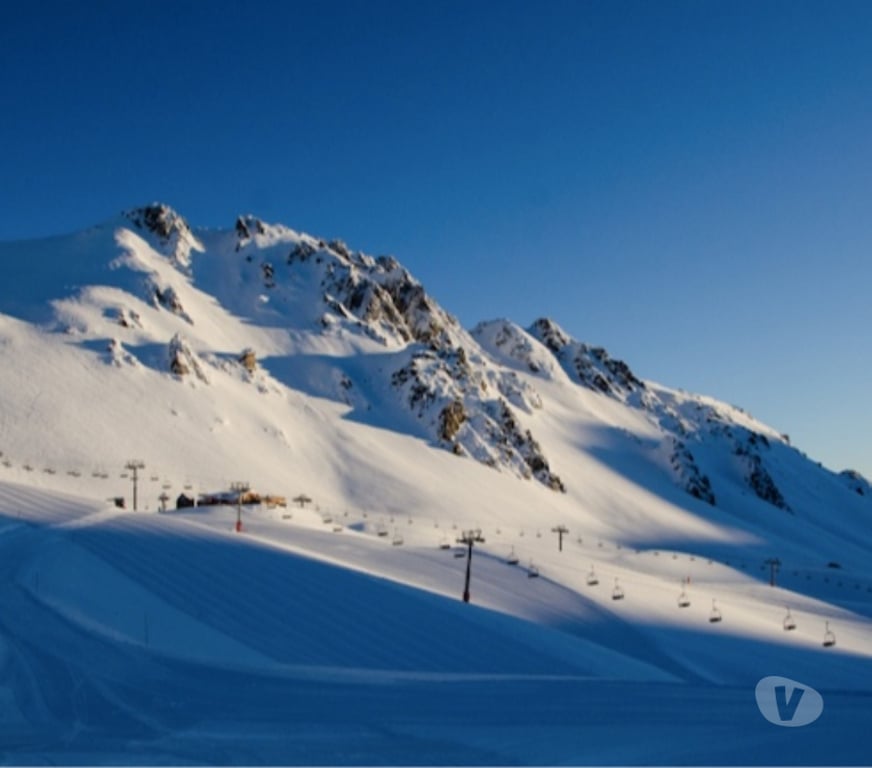 location saisonniere Hautes-Pyrénées Bagneres de Bigorre - Photos Vivastreet LOCATION AU MILIEU DES MONTAGNES ENNEIGEES
