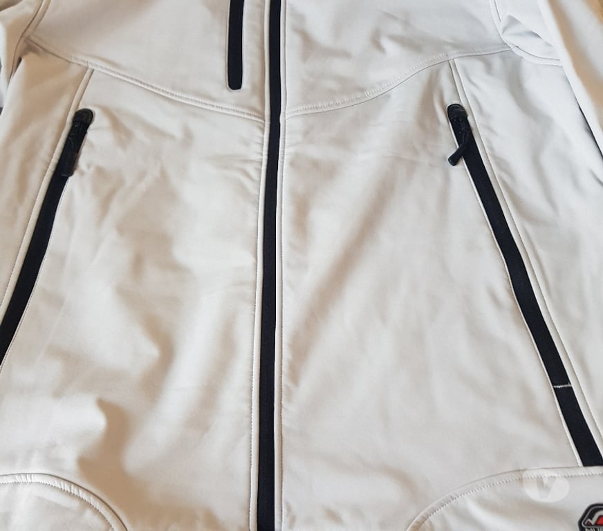 Vêtements occasion Essonne Juvisy sur Orge - 91260 - Photos Vivastreet blouson Softshel Homme XL