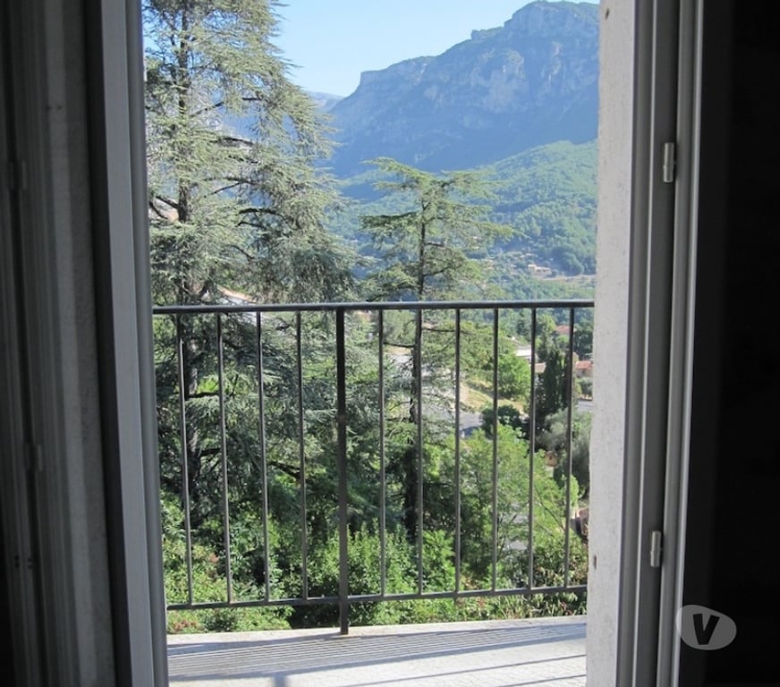 Location appartement Alpes-Maritimes Le Bar sur Loup - 06620 - Photos Vivastreet maison de village 3 P 44 m2