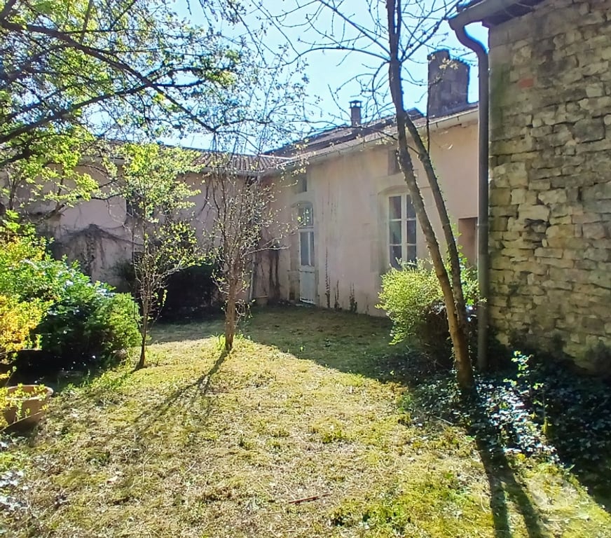 Vente Immeuble Haute-Marne Mussey sur Marne - 52300 - Photos Vivastreet Ensemble immobilier Maison avec 2 granges et terrain