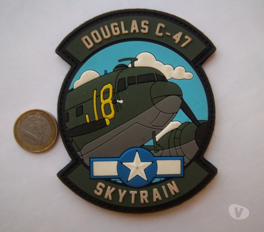 Collection Manche Valognes - 50700 - Photos Vivastreet écusson collection Normandie Douglas C47 Dakota