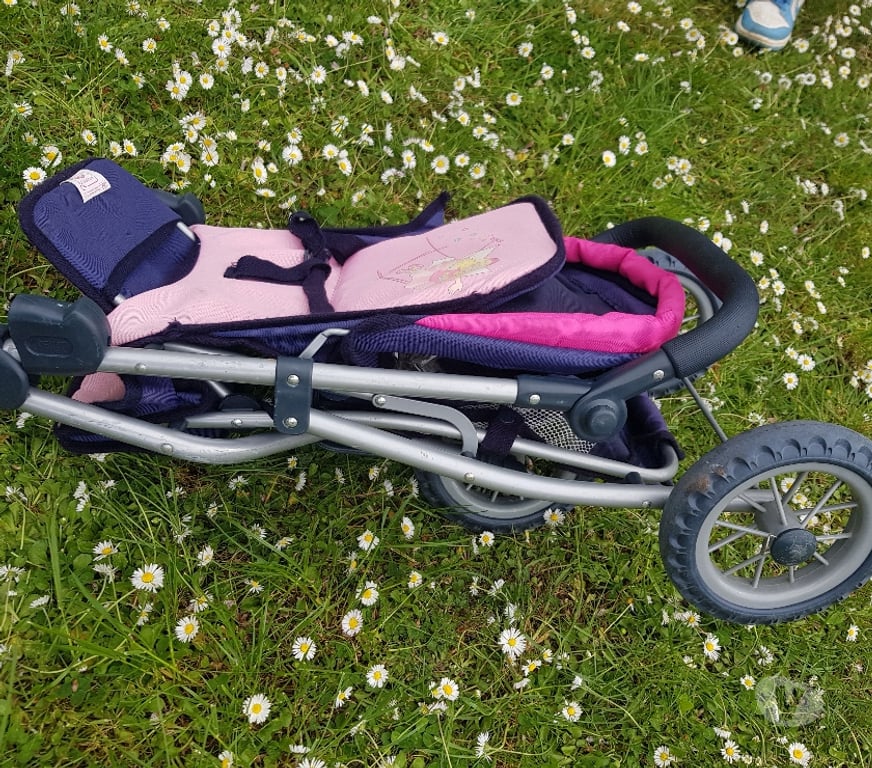 Jeux - Jouets Essonne Juvisy sur Orge - 91260 - Photos Vivastreet poussette double pliante poupées