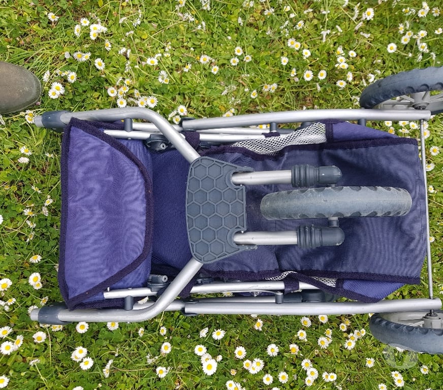 Jeux - Jouets Essonne Juvisy sur Orge - 91260 - Photos Vivastreet poussette double pliante poupées