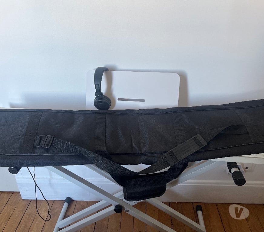 Instruments de musique Rhône Lyon - Photos Vivastreet Clavier piano Longeye