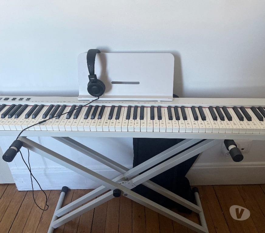 Instruments de musique Rhône Lyon - Photos Vivastreet Clavier piano Longeye