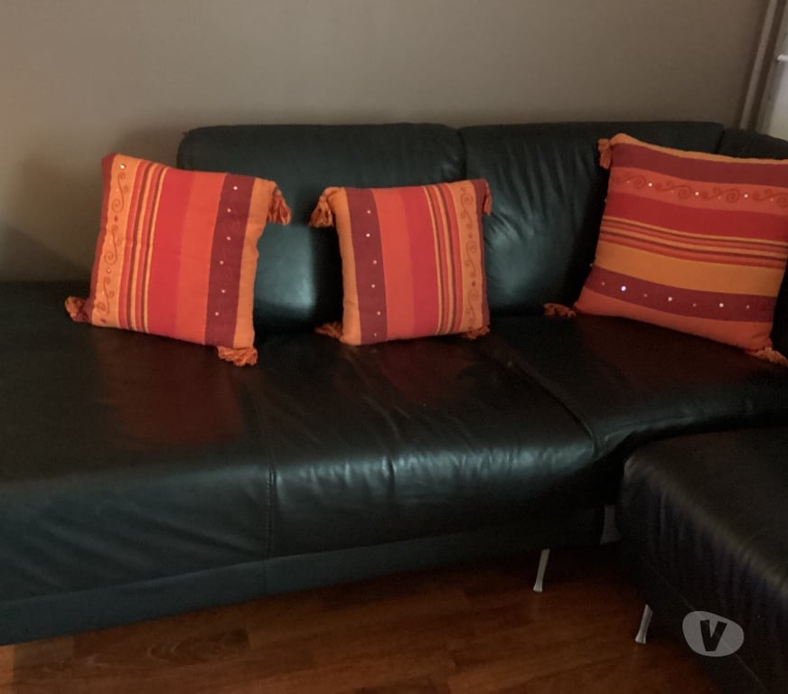 Ameublement & art de la table Val-de-Marne Vincennes - 94300 - Photos Vivastreet Canapé en cuir IKEA. (+ 5 coussins)