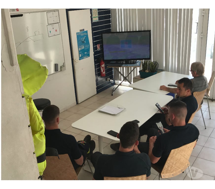 Fond de Commerce a vendre Var Hyeres - 83400 - Photos Vivastreet A céder activité de bateau école