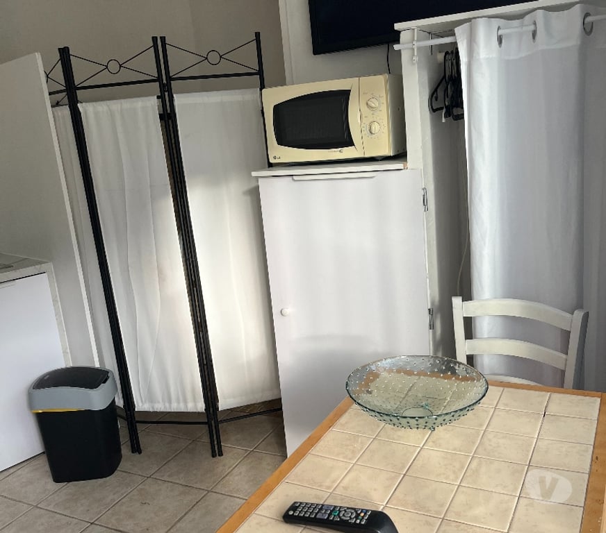 Appartement meublé Bouches-du-Rhône Les Pennes Mirabeau - 13170 - Photos Vivastreet studio meuble tout equipe