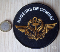 écusson obsolète !! nageur de combat ou plongeur