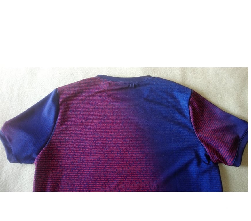 Vêtements occasion Seine-Saint-Denis La Courneuve - 93120 - Photos Vivastreet Maillot de rugby homme