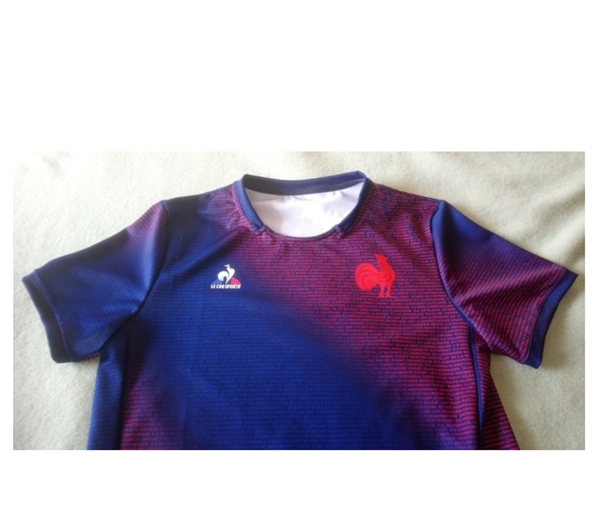 Vêtements occasion Seine-Saint-Denis La Courneuve - 93120 - Photos Vivastreet Maillot de rugby homme