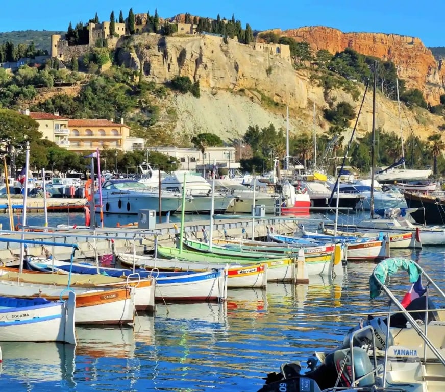 Appartement meublé Bouches-du-Rhône Cassis - 13260 - Photos Vivastreet T2 3 dans villa avec jardin