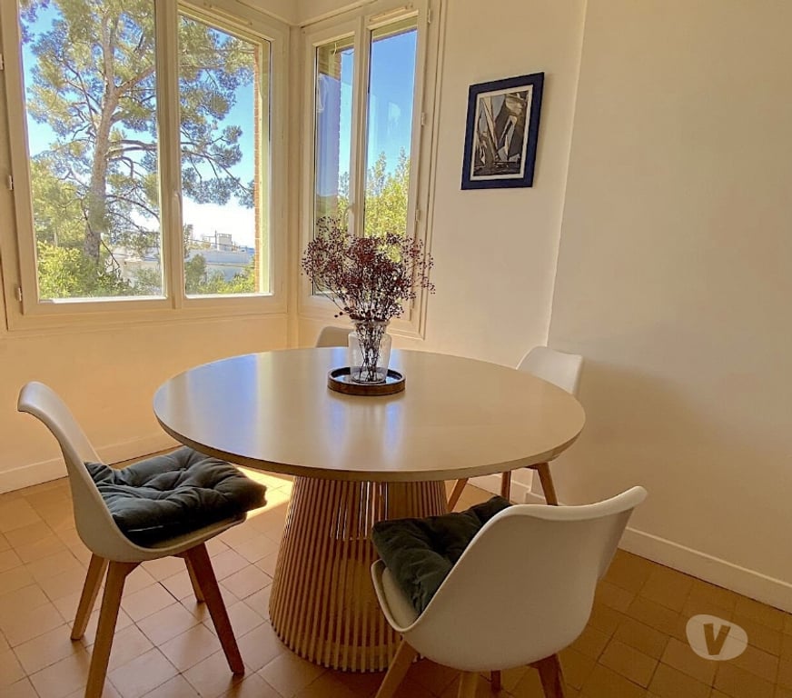 Appartement meublé Bouches-du-Rhône Cassis - 13260 - Photos Vivastreet T3 dans villa avec terrasse privative