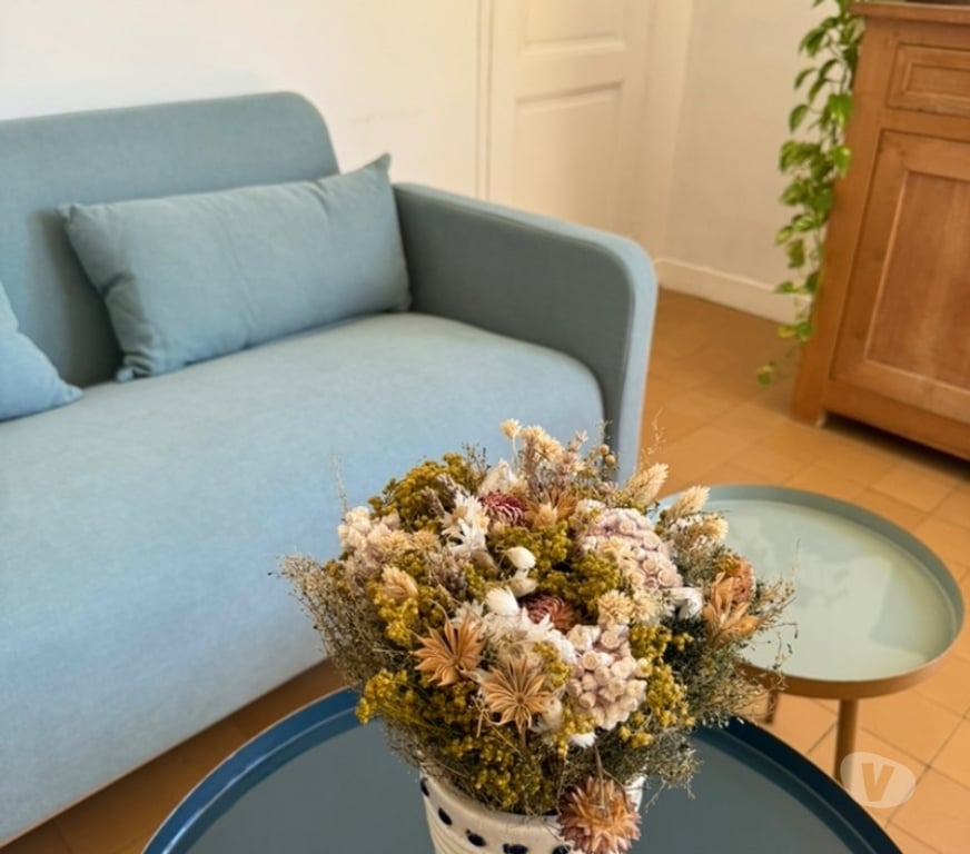 Appartement meublé Bouches-du-Rhône Cassis - 13260 - Photos Vivastreet T3 dans villa avec terrasse privative