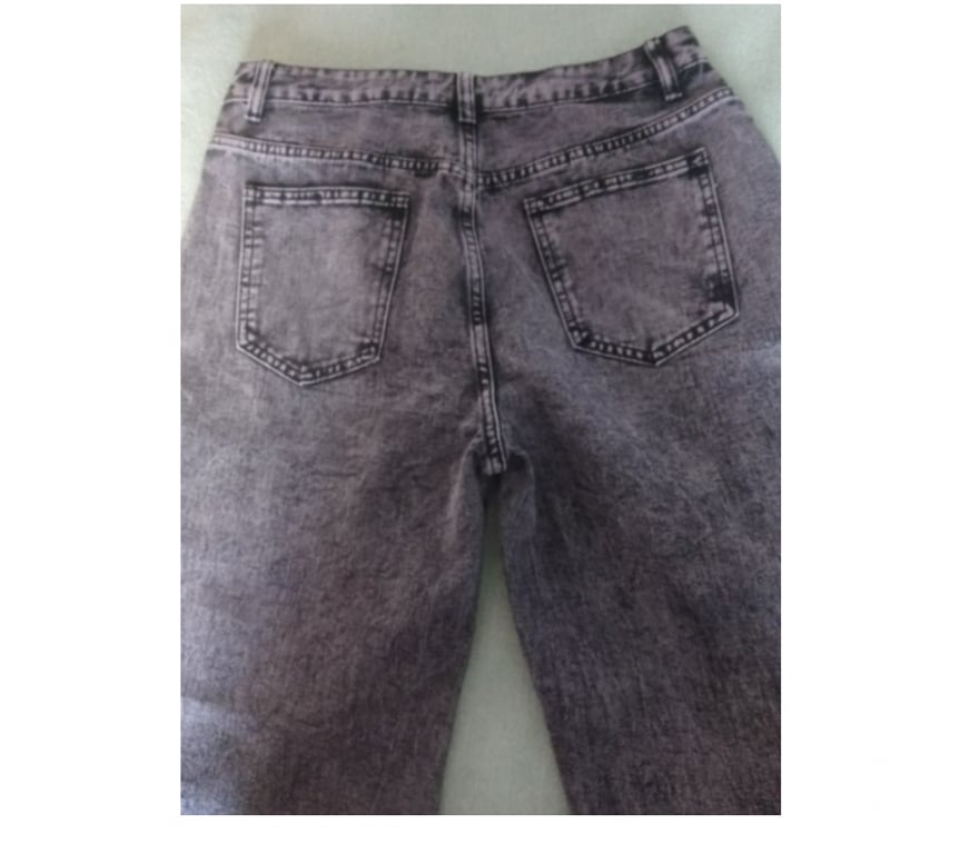 Vêtements occasion Seine-Saint-Denis La Courneuve - 93120 - Photos Vivastreet Pantalon Femme Byoucosy