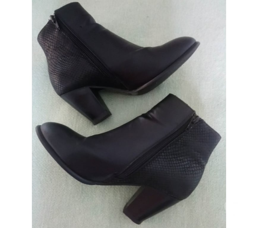 Chaussures Seine-Saint-Denis La Courneuve - 93120 - Photos Vivastreet Bottines pour femme