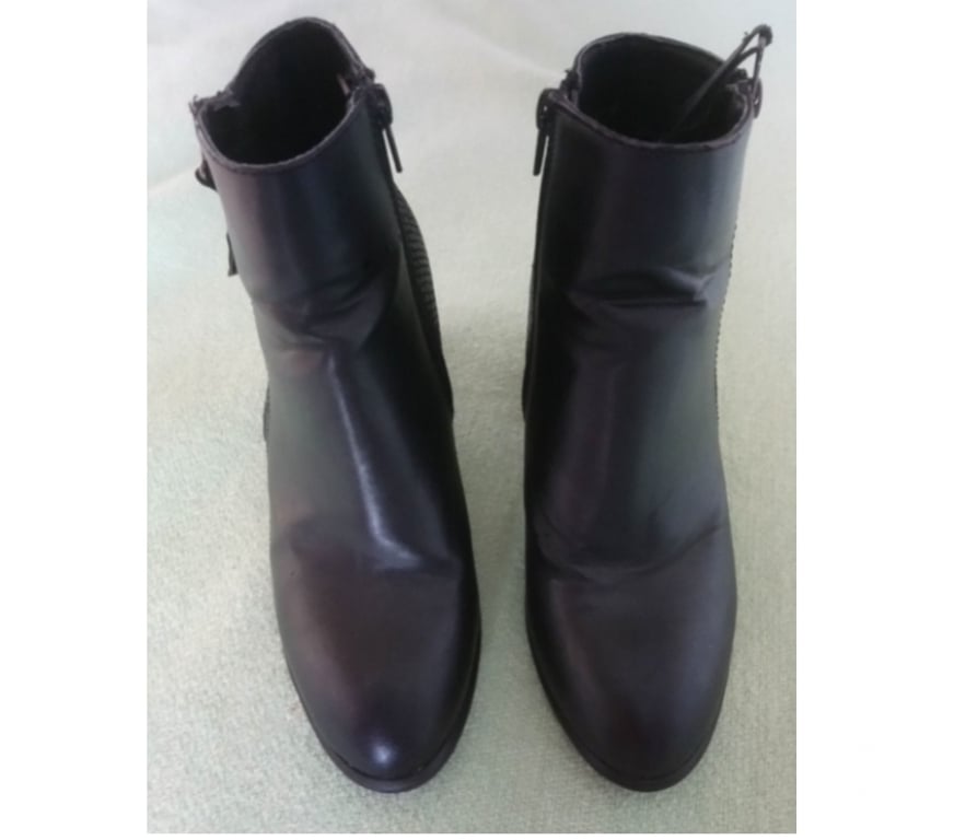 Chaussures Seine-Saint-Denis La Courneuve - 93120 - Photos Vivastreet Bottines pour femme