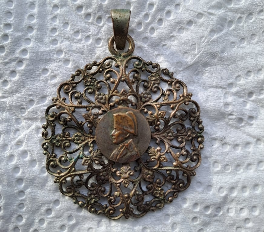 Collection Seine-et-Marne Montceaux les Provins - 77151 - Photos Vivastreet napoléon médaillon