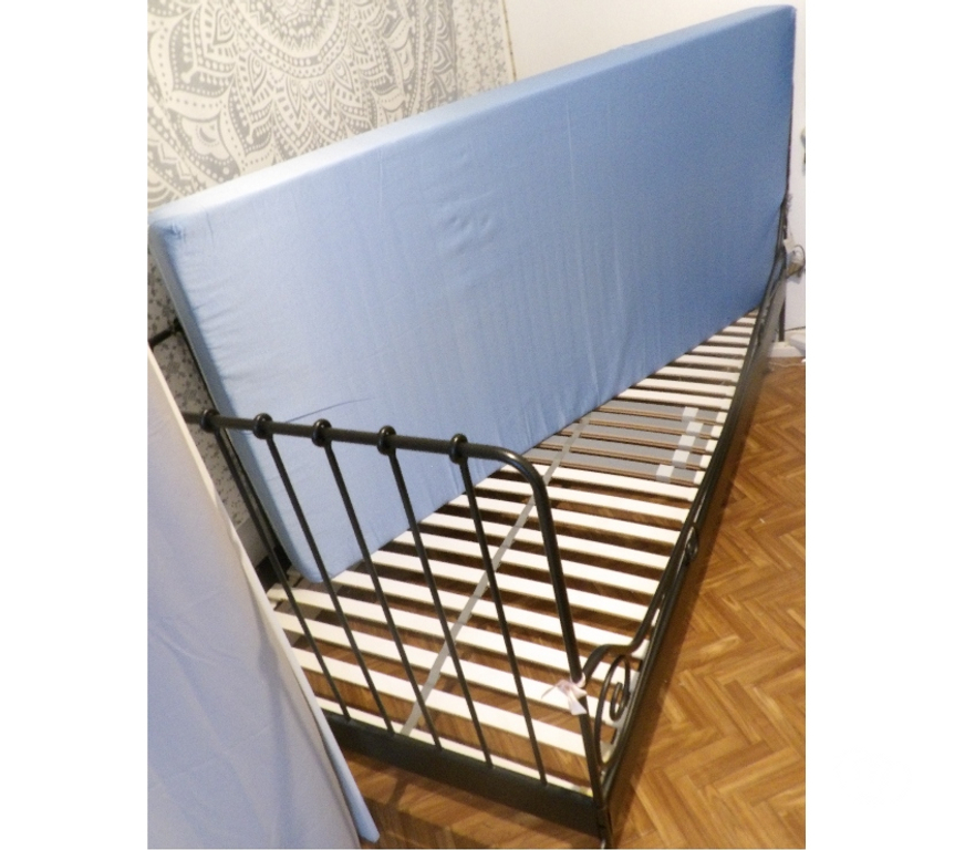 Ameublement & art de la table Isère St Clair de la Tour - 38110 - Photos Vivastreet Lit banquette 1 personne avec sommier lattes et matelas