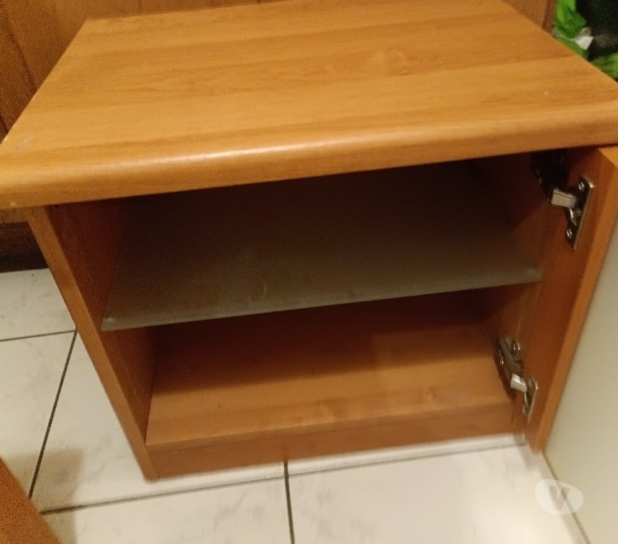 Ameublement & art de la table Paris Paris 6ème ardt - 75006 - Photos Vivastreet 2 meubles table chevet IKEA en bois 2 commodes de lit