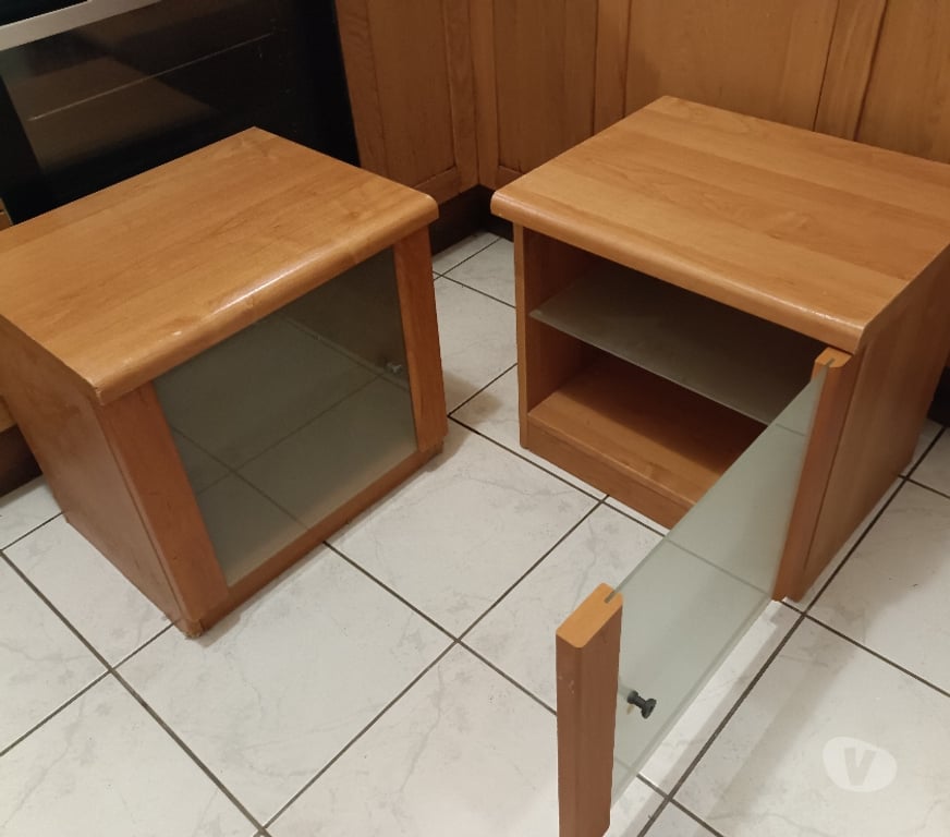 Ameublement & art de la table Paris Paris 6ème ardt - 75006 - Photos Vivastreet 2 meubles table chevet IKEA en bois 2 commodes de lit