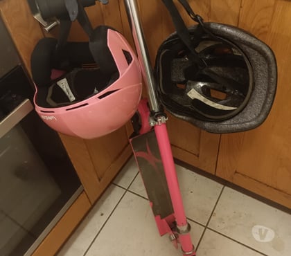 Matériel de sport Paris 6ème ardt Paris - Photos Vivastreet 2 casques enfant 8 - 11 ans = en option 1 rose enfant et 1 n